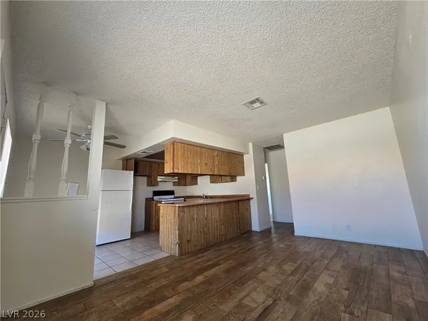 $1,000 | 4300 North Lamont Street, Unit 201, Las Vegas, NV 89115