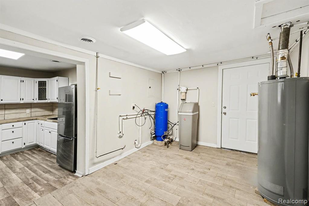 4267 Torrey Road Flint, MI 48507 - Photo 14 of 20 Gallery Image 14