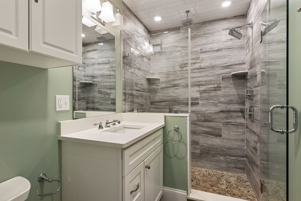 15 Preble Street, Unit 4 Boston, MA 02127 - Photo 18 of 23