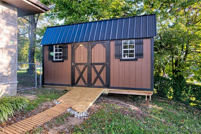 $349,900 | 3706 Utica Pike, Jeffersonville, IN 47130