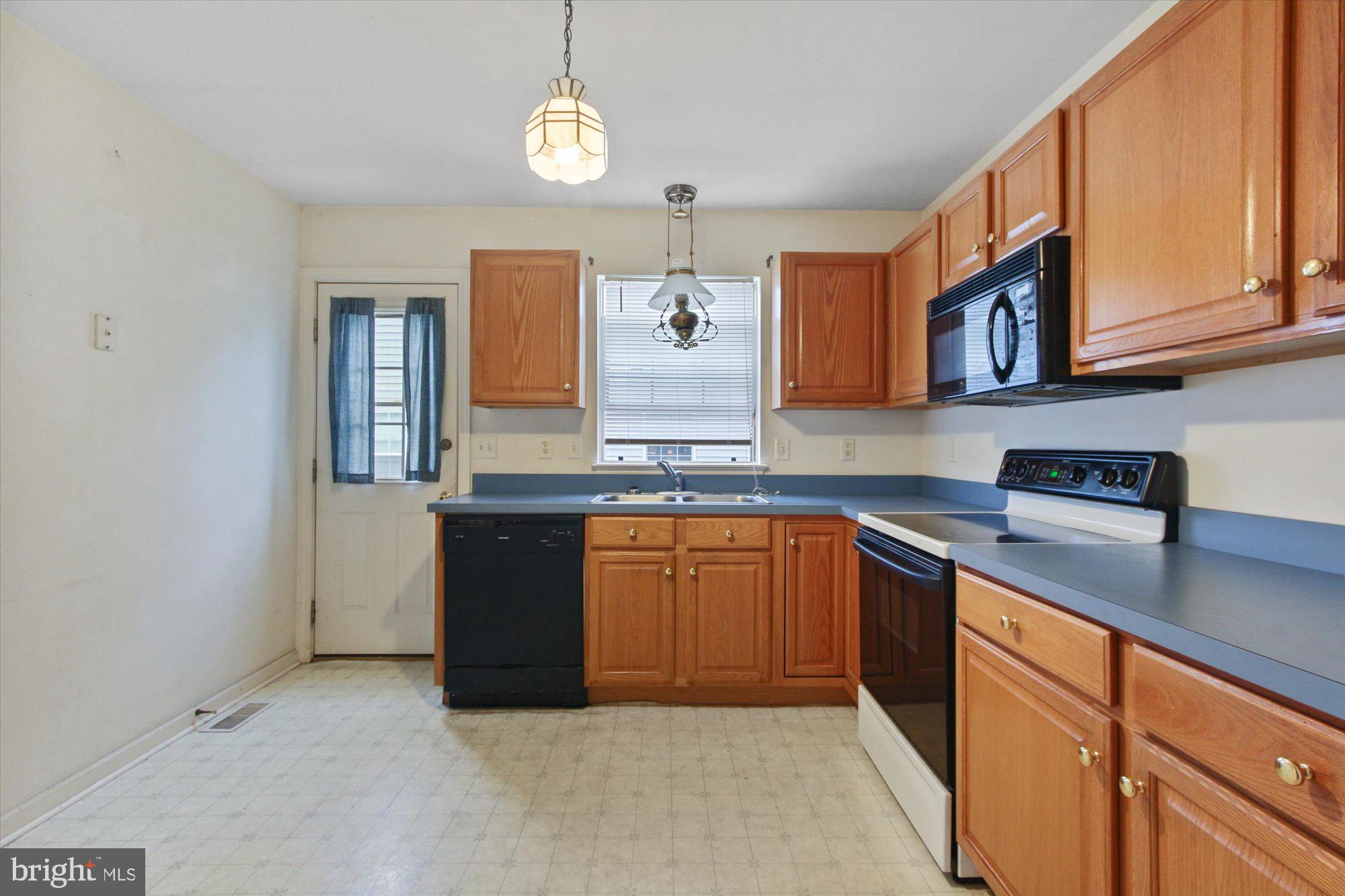 2533 Brady Road York, PA 17404 - Photo 9 of 26 Gallery Image 9