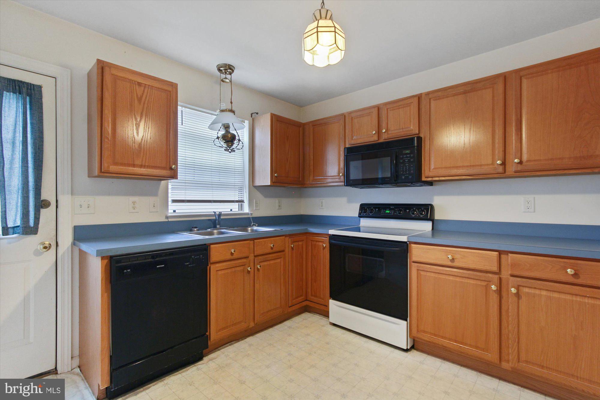 2533 Brady Road York, PA 17404 - Photo 10 of 26 Gallery Image 10
