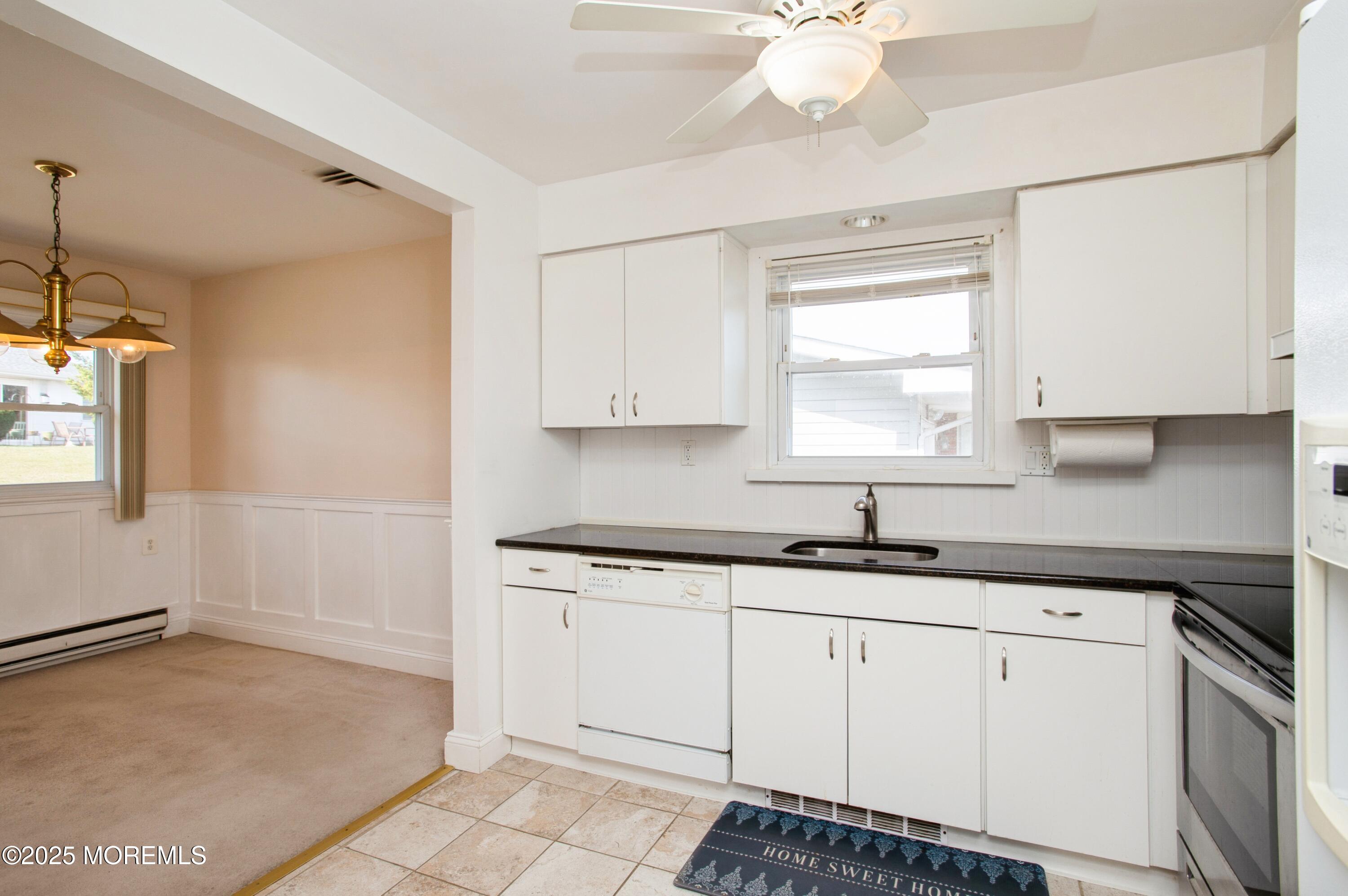 48 Watkins Road Brick, NJ 08724 - Photo 10 of 25 10_48WatkinsRd_177001_Kitchen_HiRes