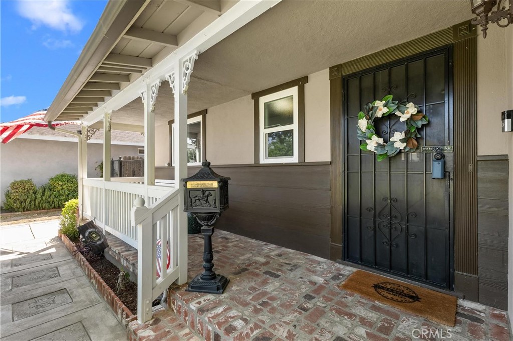 5545 Tower Riverside, CA 92506 - Photo 5 of 70