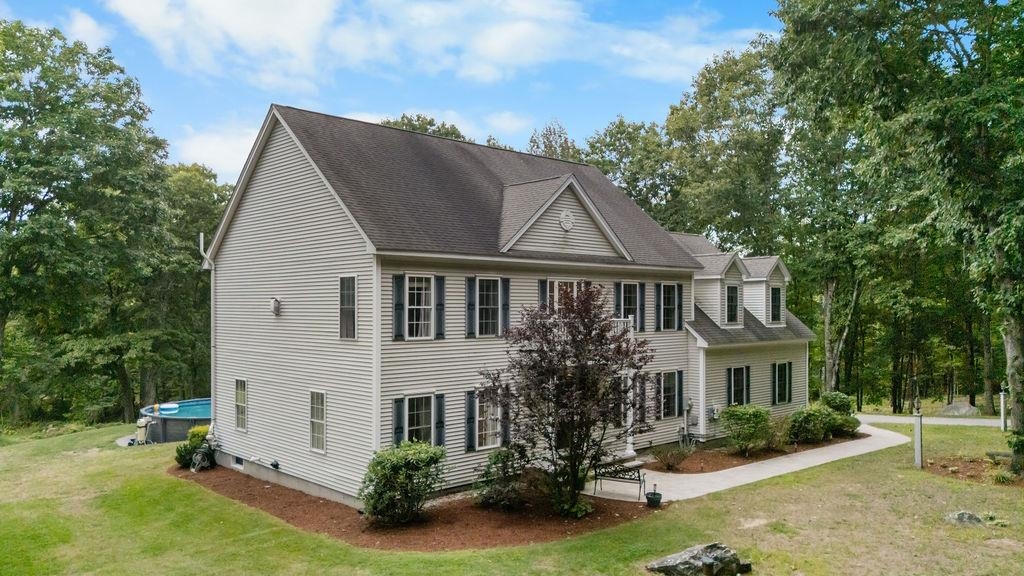 1237 Center Road Lyndeborough, NH 03082 - Photo 3 of 60 Gallery Image 3
