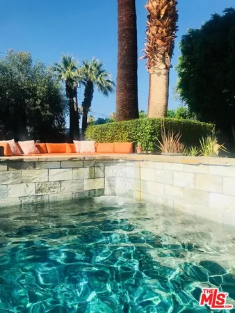 a view of an outdoor space