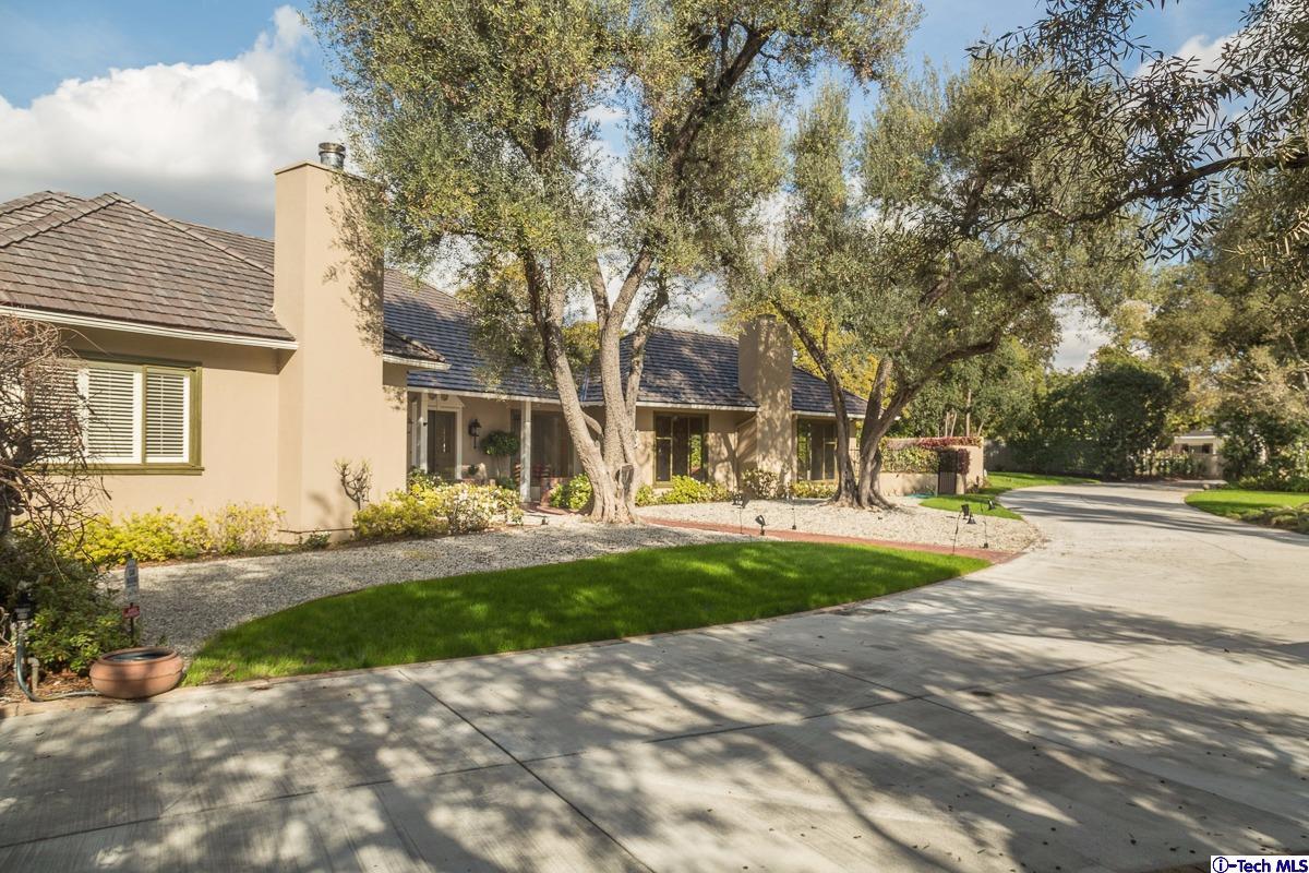 1 Oak Knoll Terrace Pasadena, CA 91106 - Photo 77 of 88 a view of a house with backyard and tree s