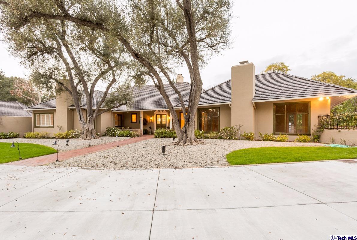 1 Oak Knoll Terrace Pasadena, CA 91106 - Photo 81 of 88 a view of a yard in front of house