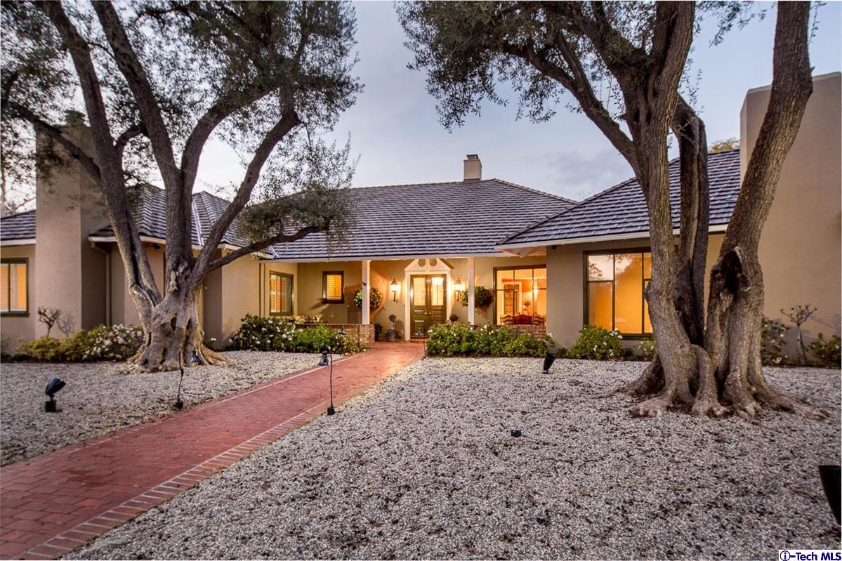 1 Oak Knoll Terrace Pasadena, CA 91106 - Photo 86 of 88 a backyard of a house with barbeque oven table and chairs
