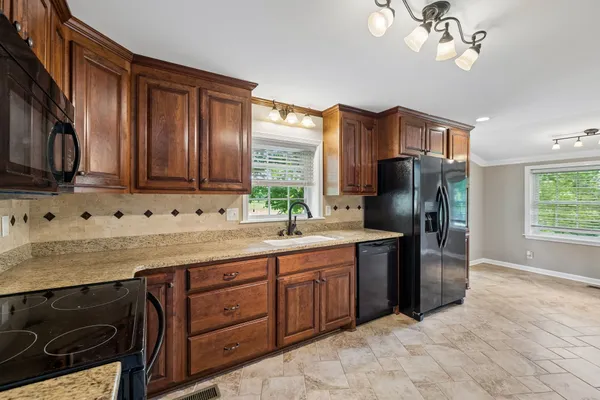 $2,550 | 3125 Highway 49, Charlotte, TN 37036