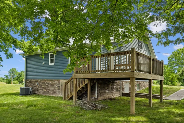 $2,550 | 3125 Highway 49, Charlotte, TN 37036