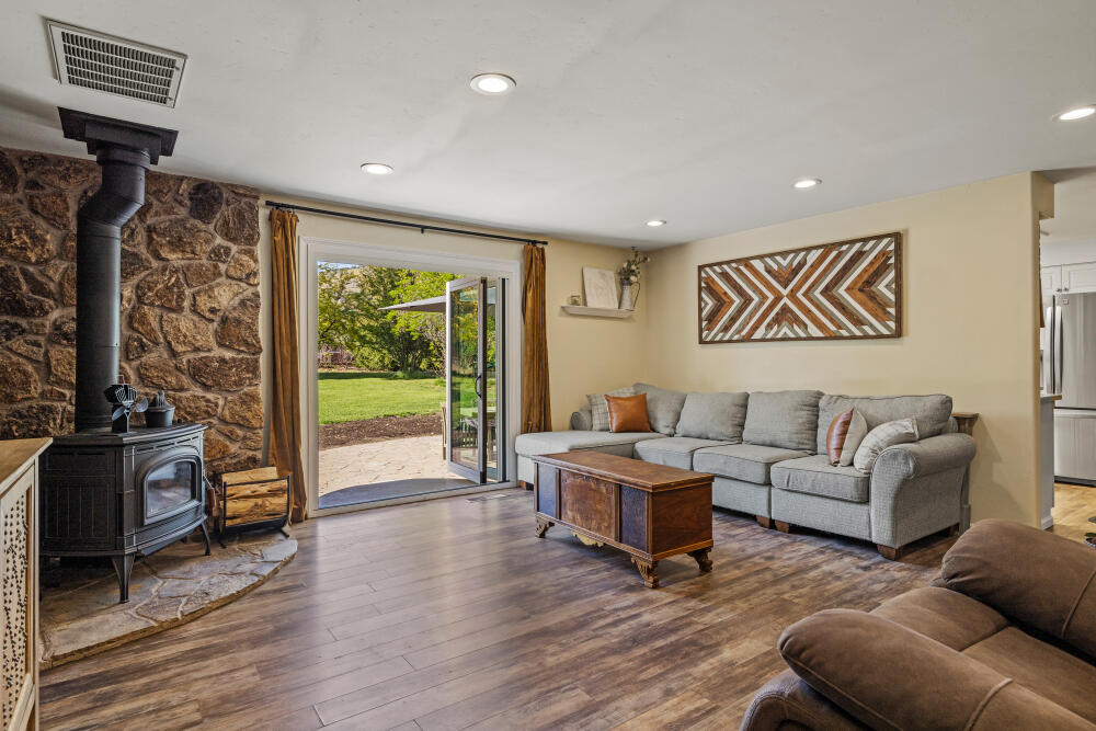 1375 Pine Grove Road Klamath Falls, OR 97603 - Photo 12 of 57 12