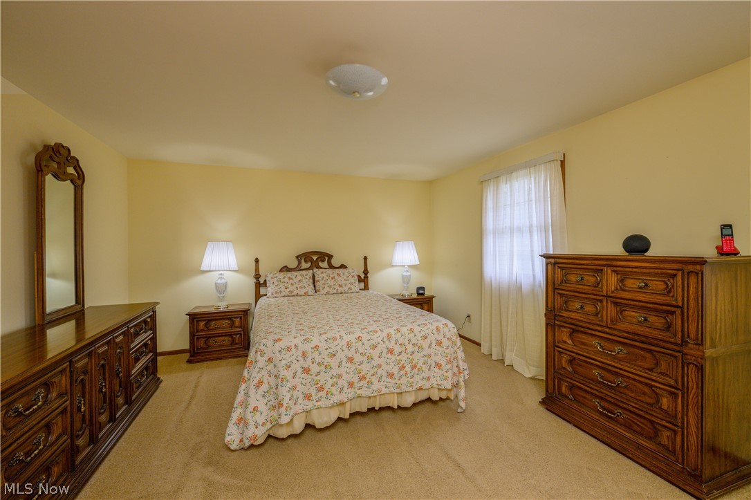 3724 Shellhart Road Barberton, OH 44203 - Photo 27 of 32 View of carpeted bedroom
