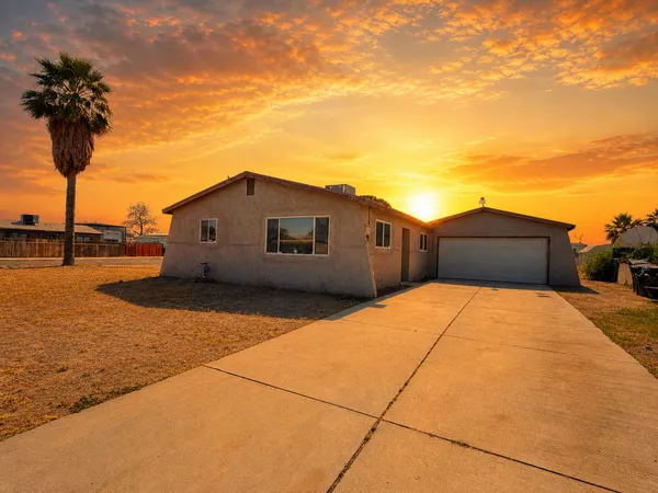 $199,999 | 627 Bell Lane, Blythe, CA 92225