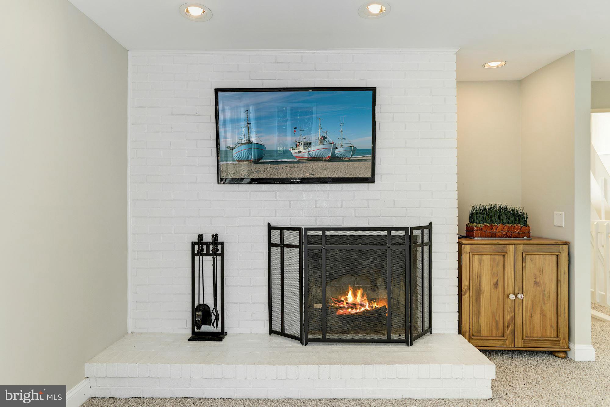 2872 Cox Neck Road Chester, MD 21619 - Photo 19 of 30 Family Room