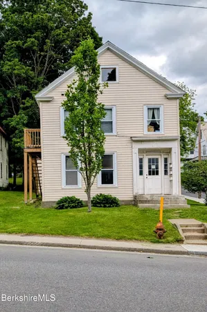 $1,300 | 210 Eagle Street, Unit 1, North Adams, MA 01247