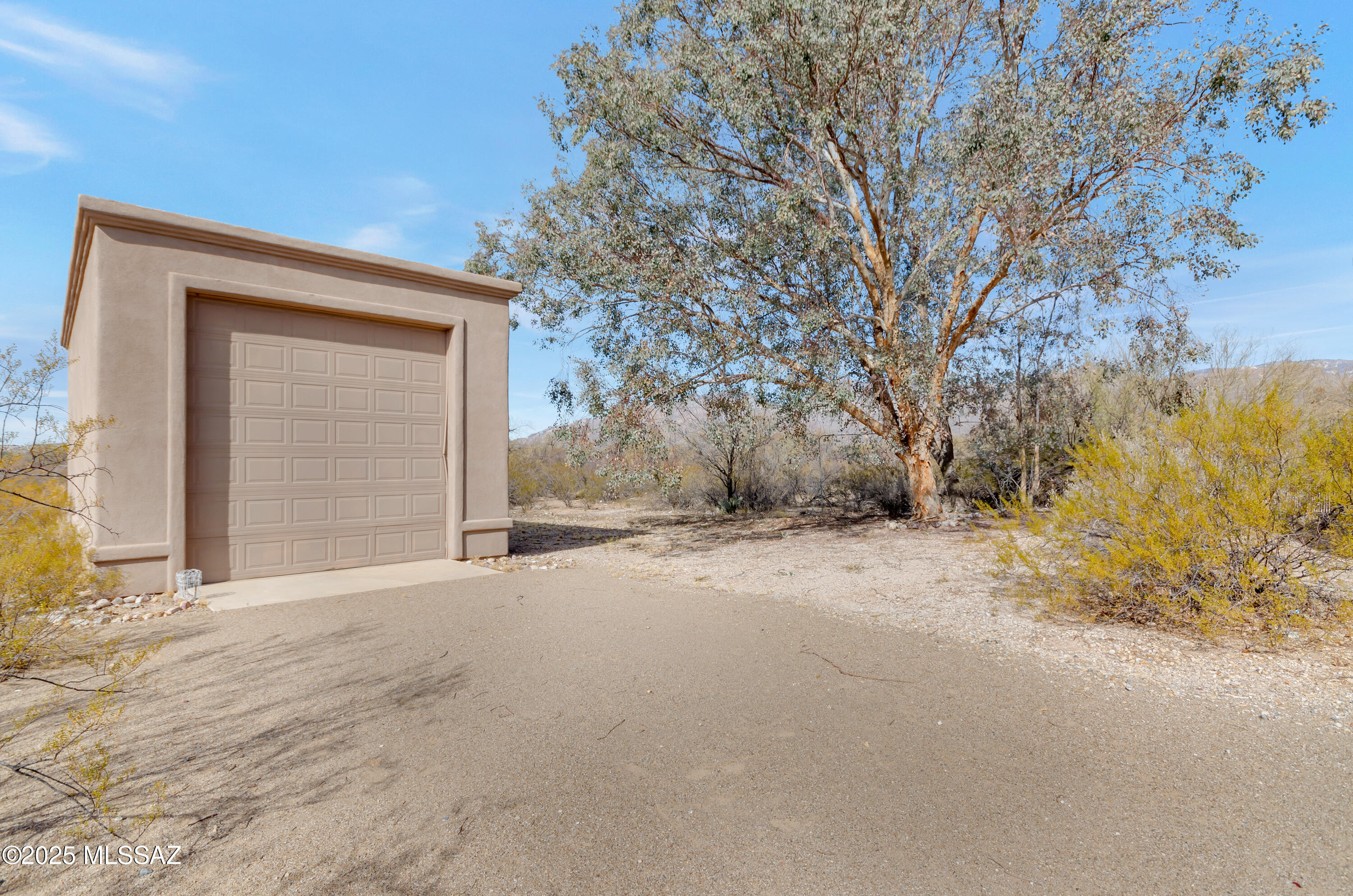 4001 North Harrison Road Tucson, AZ 85749 - Photo 46 of 50 a view of empty room with trees