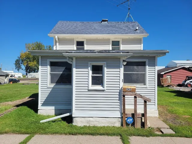 $119,500 | 245 3rd Avenue Southeast, Wells, MN 56097