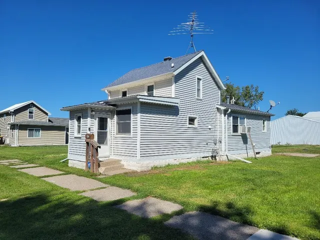 $119,500 | 245 3rd Avenue Southeast, Wells, MN 56097