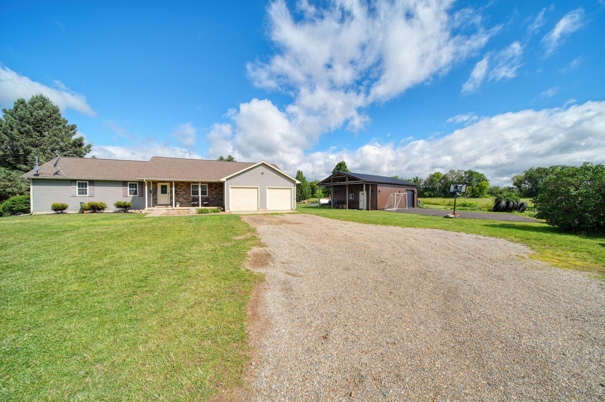 13700 Clinton Road Onondaga, MI 49264 - Photo 3 of 64 3