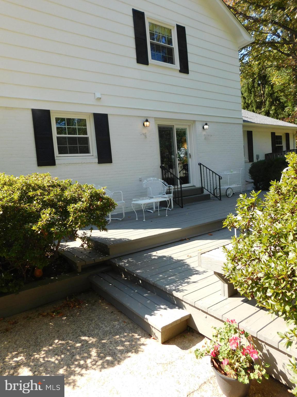 12125 Stirrup Road Reston, VA 20191 - Photo 50 of 56 Built in bench on deck.
