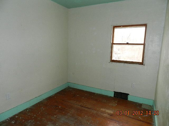 1627 North Fox Farm Road Warsaw, IN 46580 - Photo 3 of 8 Gallery Image 3
