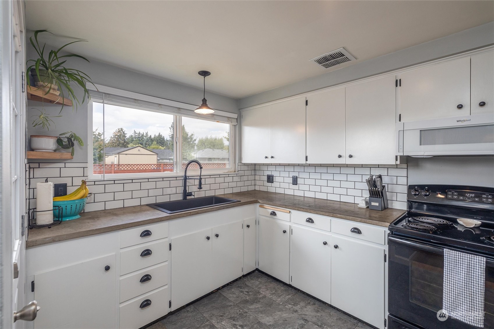 501 South Gardner Road Burlington, WA 98233 - Photo 11 of 28 Gallery Image 11
