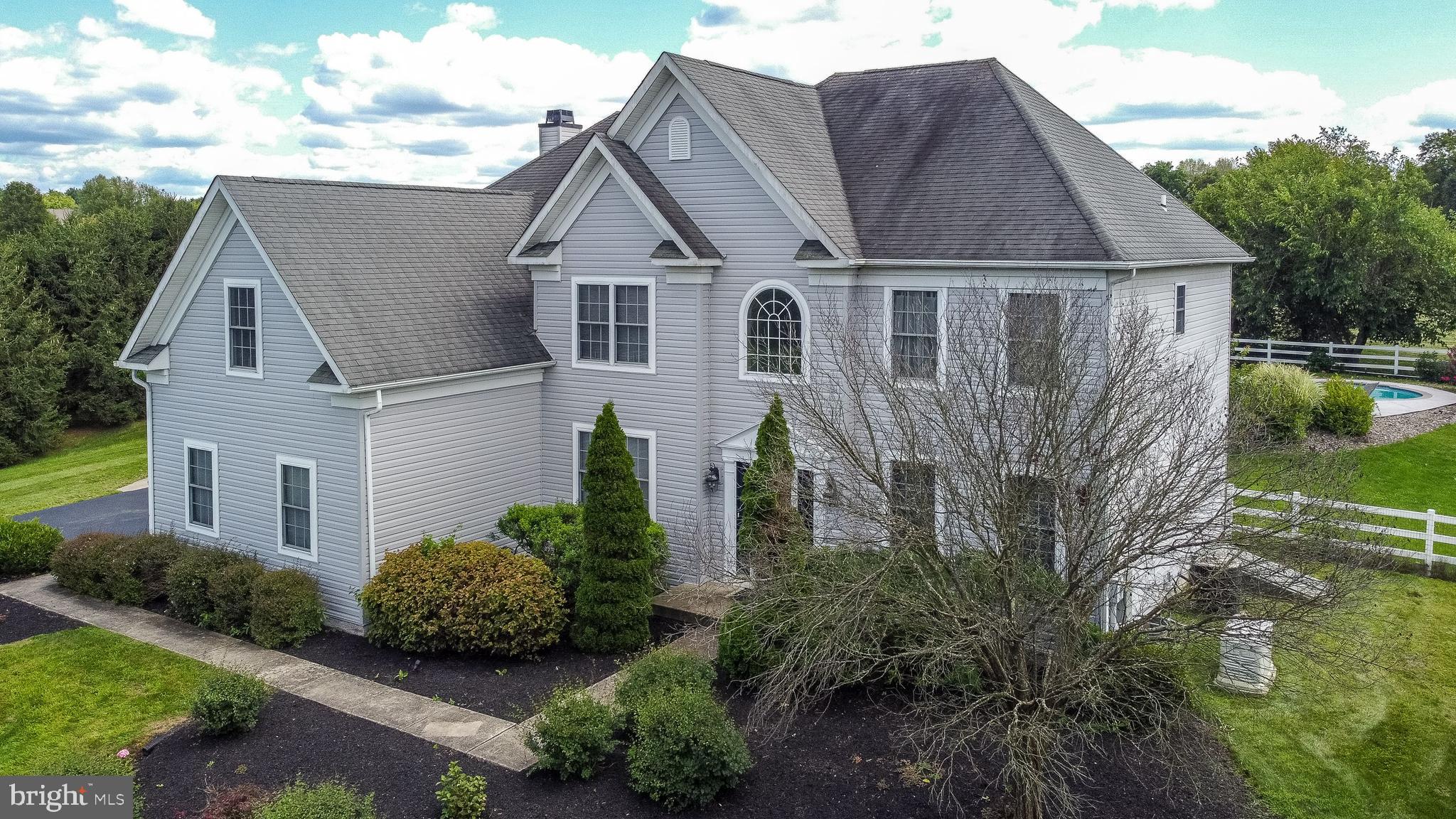 1997 Knight Road Green Lane, PA 18054 - Photo 2 of 94 Gallery Image 2