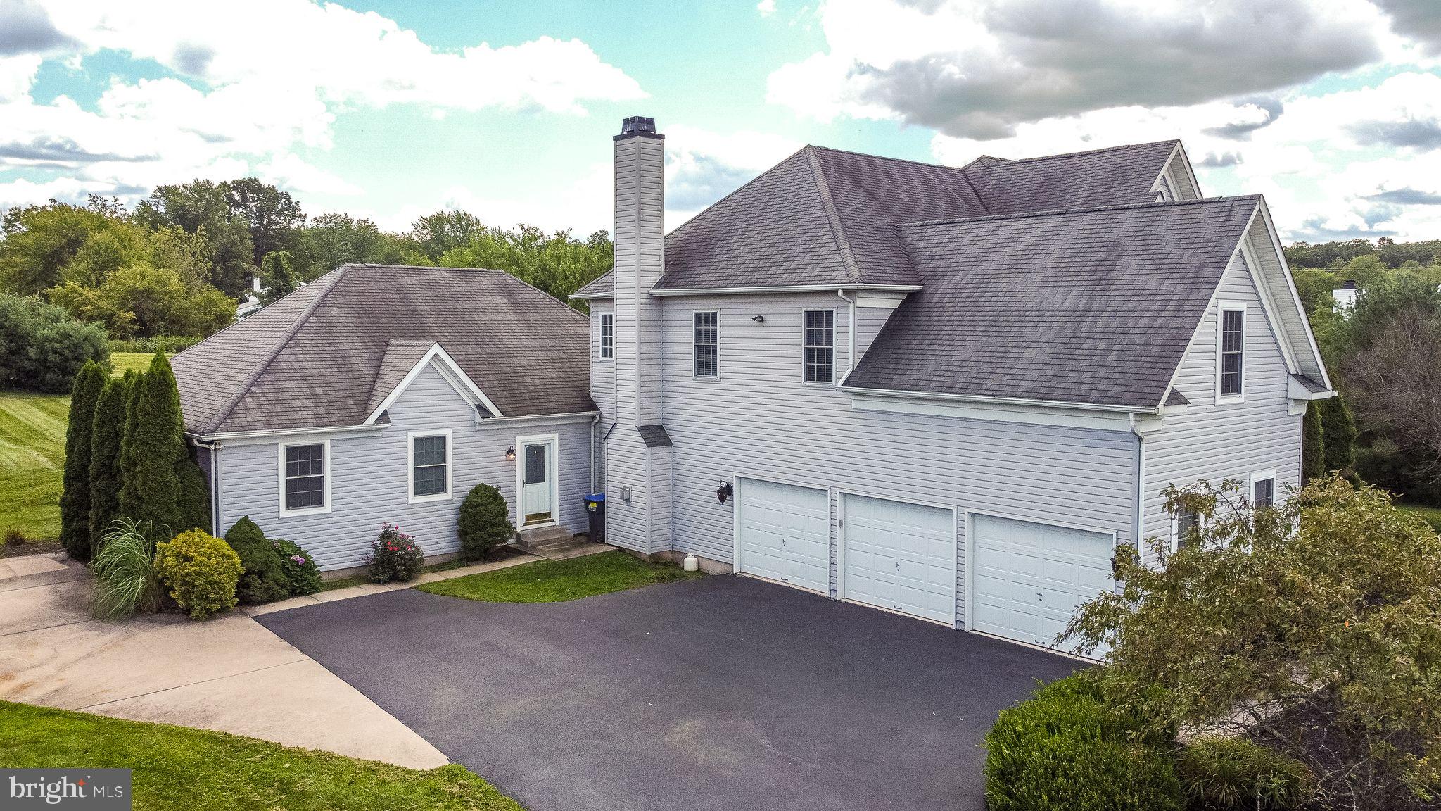 1997 Knight Road Green Lane, PA 18054 - Photo 9 of 94 Gallery Image 9