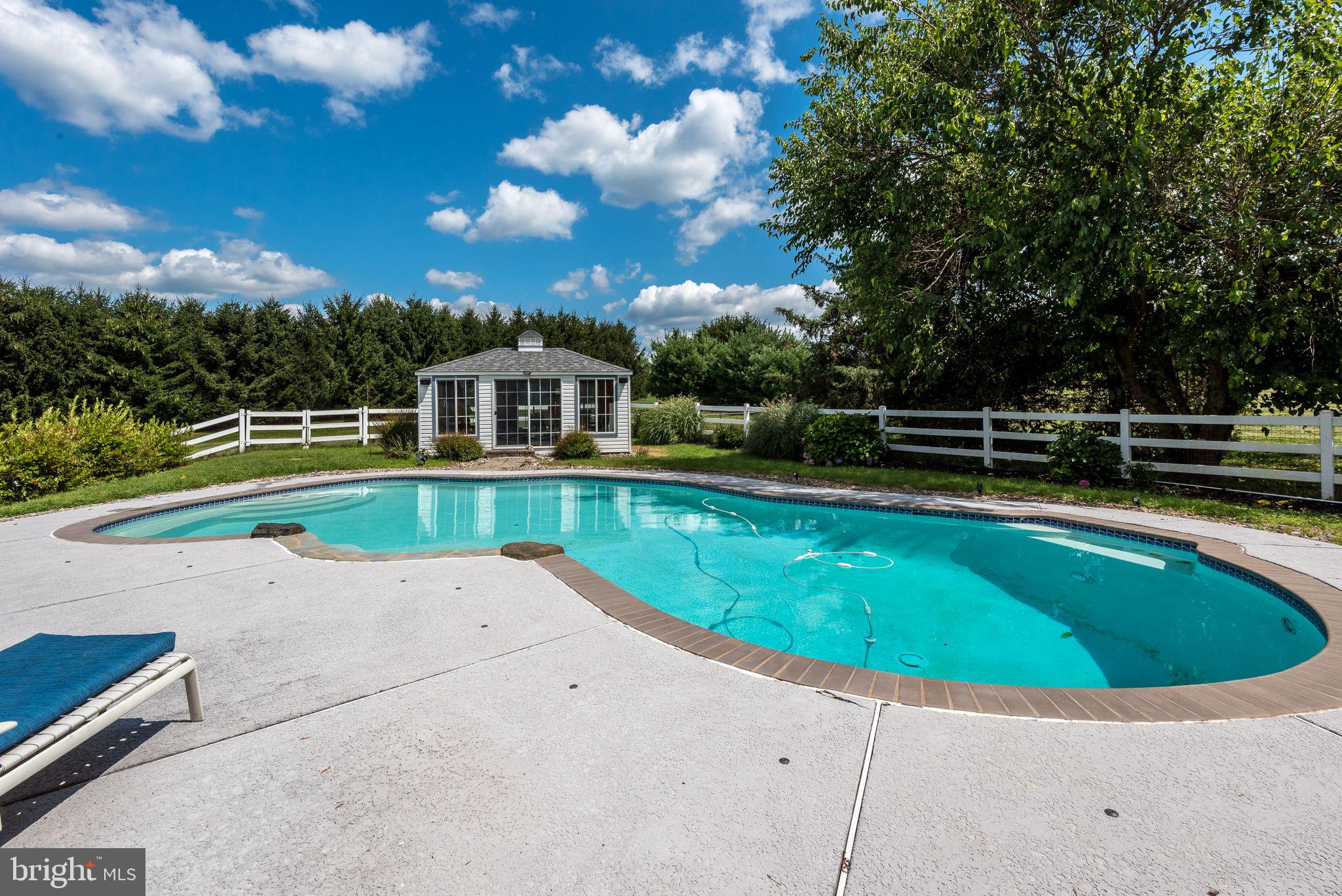 1997 Knight Road Green Lane, PA 18054 - Photo 10 of 94 Gallery Image 10