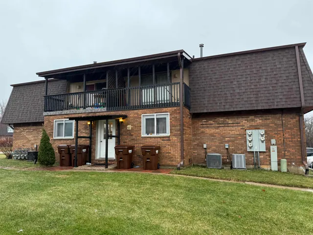 $1,400 | 1020 9th Street, Harvard, IL 60033