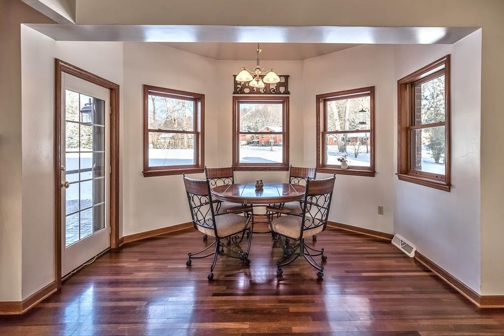 645 Field Club Road Pittsburgh, PA 15238 - Photo 8 of 25 The breakfast nook is flooded with light!