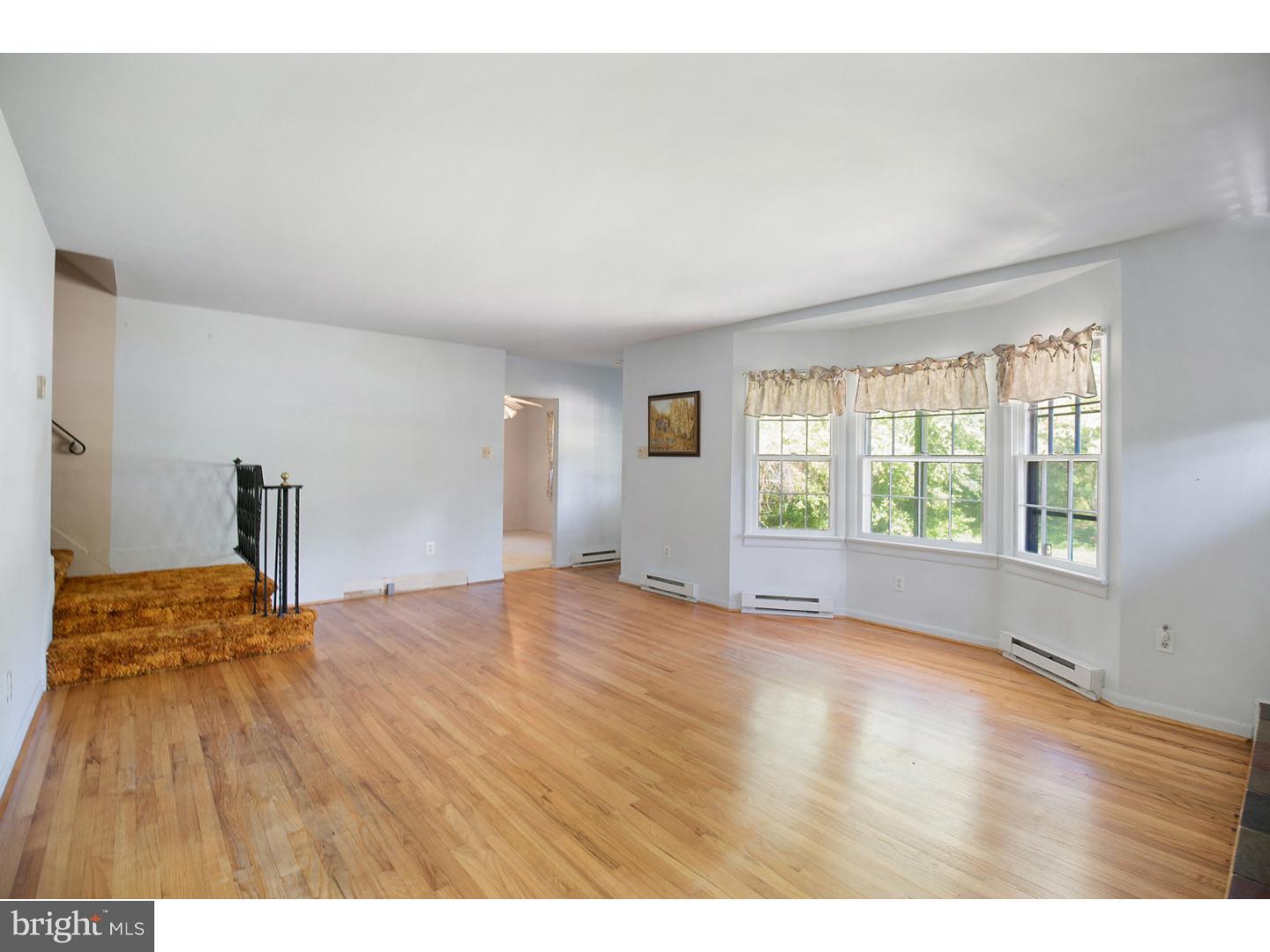 119 Lambs Road Sewell, NJ 08080 - Photo 8 of 24 Living Room