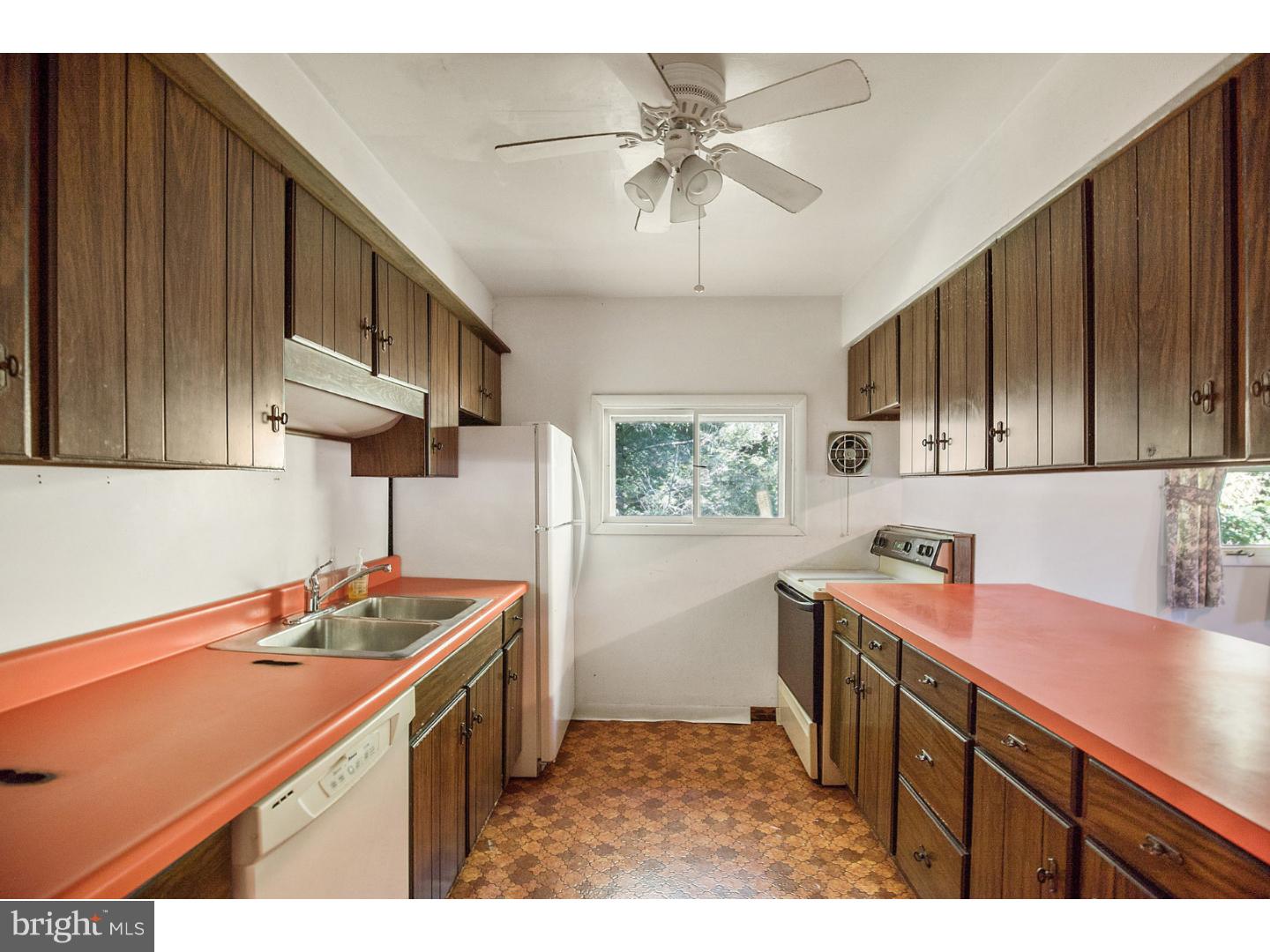 119 Lambs Road Sewell, NJ 08080 - Photo 10 of 24 Kitchen