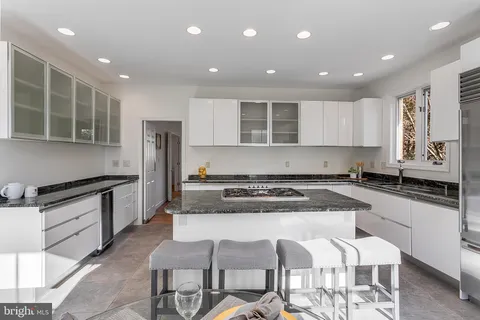 $2,550,000 | 4709 Foxhall Crescent Northwest, Washington, DC 20007