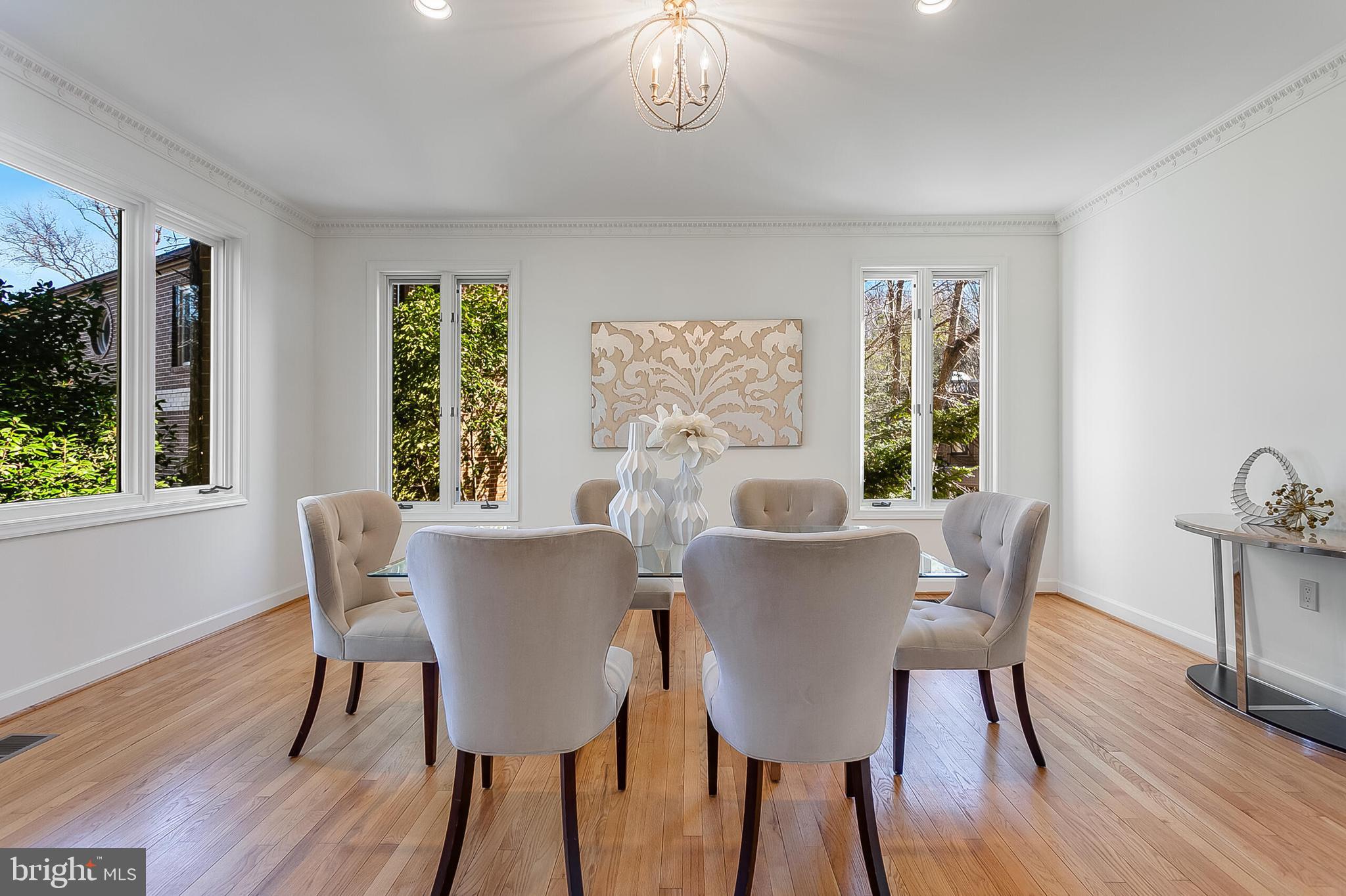 4709 Foxhall Crescent Northwest Washington, DC 20007 - Photo 19 of 57 Oversized dining room