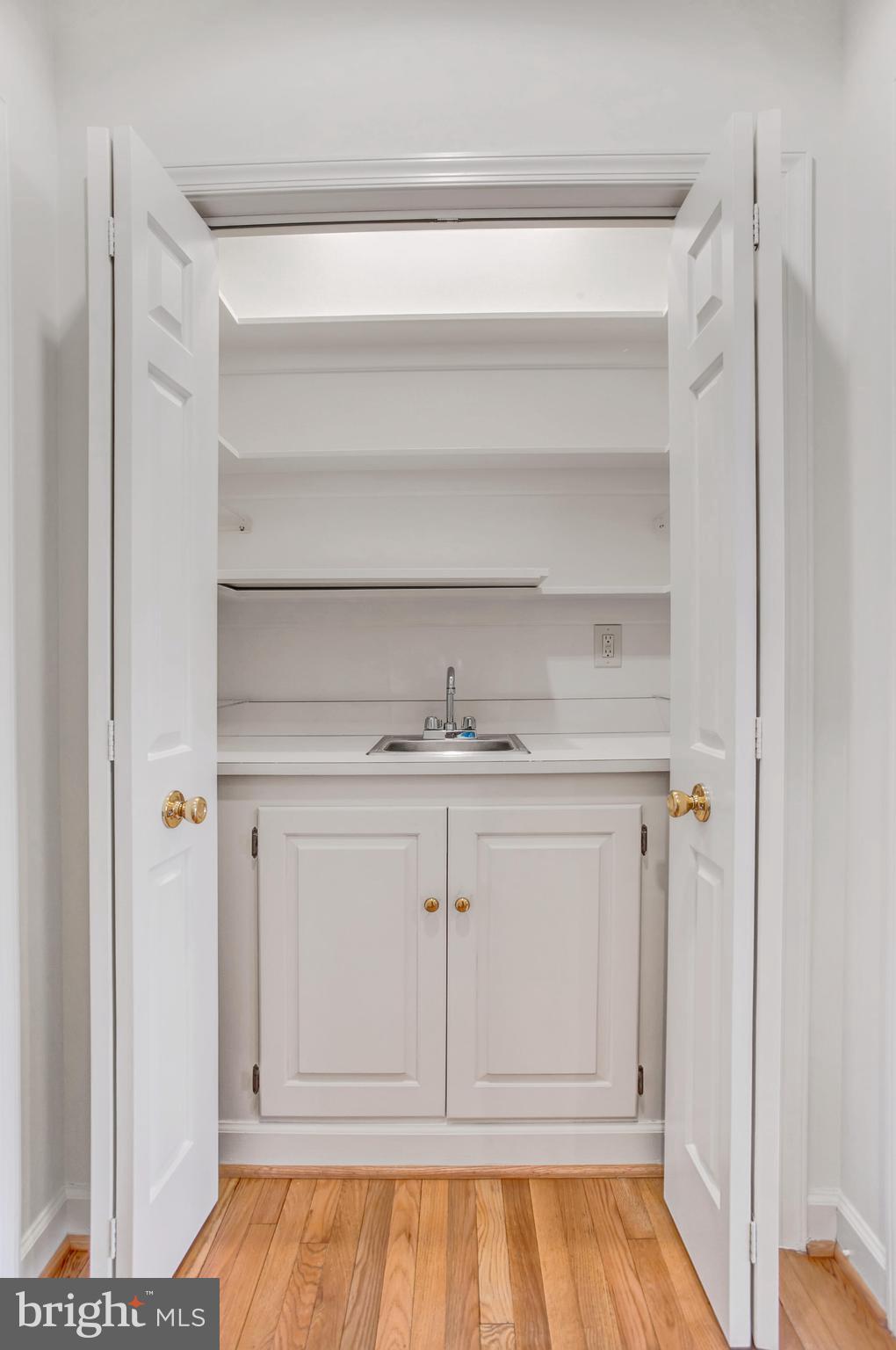 4709 Foxhall Crescent Northwest Washington, DC 20007 - Photo 23 of 57 Wet bar off office