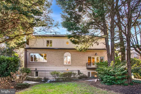 $2,550,000 | 4709 Foxhall Crescent Northwest, Washington, DC 20007