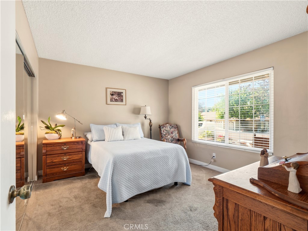 19401 Oak Crossing Road Newhall, CA 91321 - Photo 11 of 47