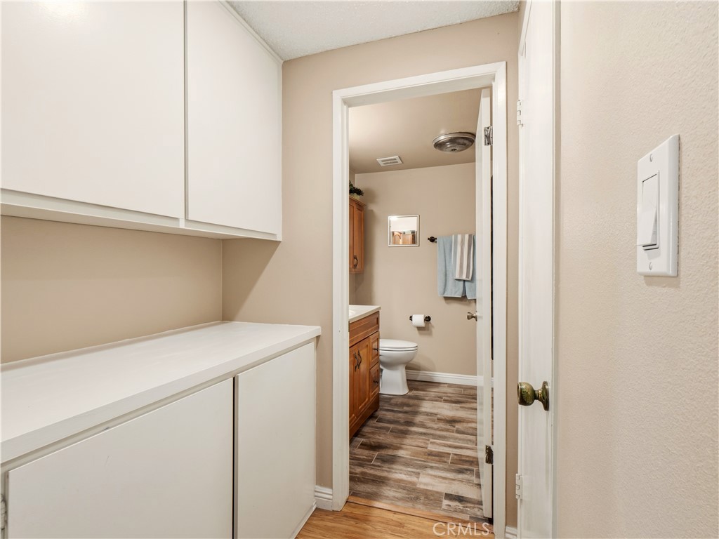 19401 Oak Crossing Road Newhall, CA 91321 - Photo 17 of 47