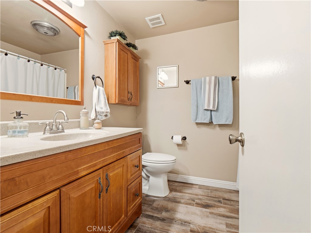 19401 Oak Crossing Road Newhall, CA 91321 - Photo 18 of 47