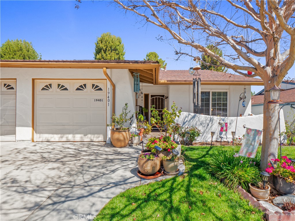 19401 Oak Crossing Road Newhall, CA 91321 - Photo 2 of 47