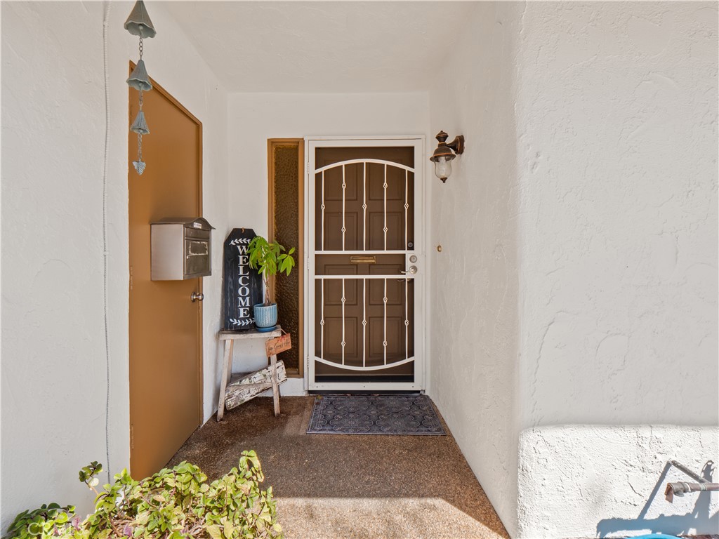 19401 Oak Crossing Road Newhall, CA 91321 - Photo 4 of 47