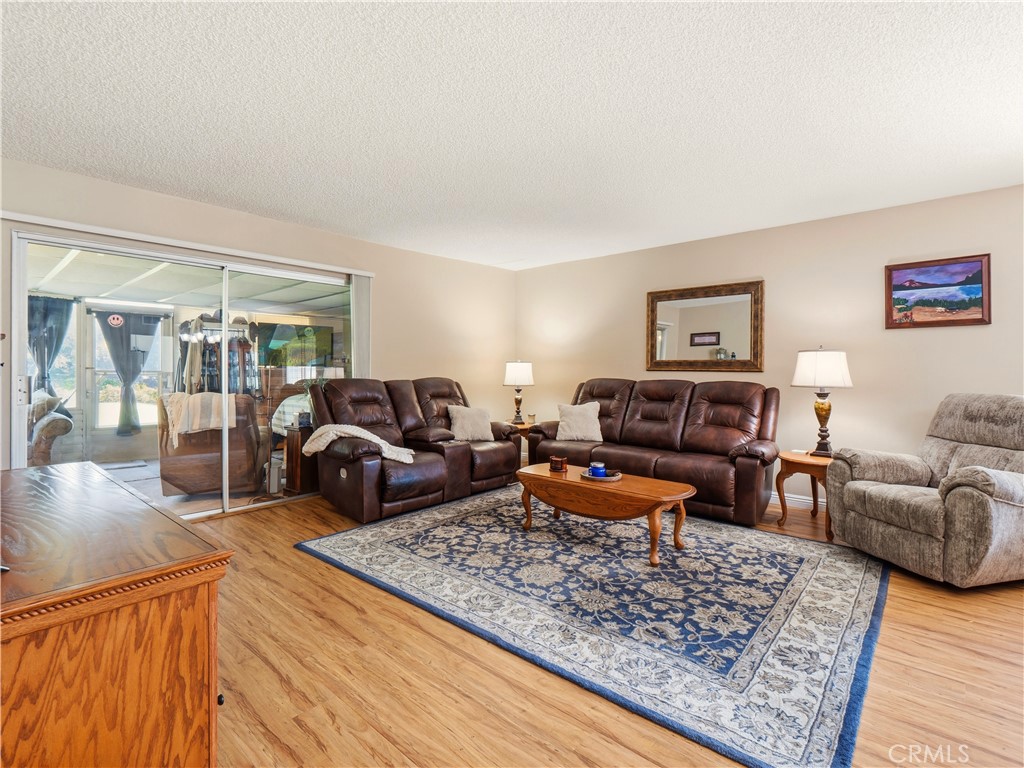 19401 Oak Crossing Road Newhall, CA 91321 - Photo 5 of 47