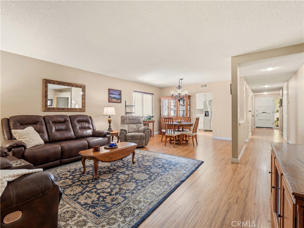 19401 Oak Crossing Road Newhall, CA 91321 - Photo 6 of 47