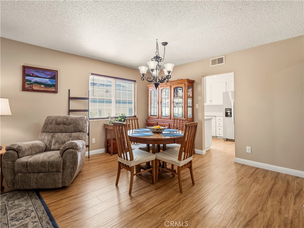 19401 Oak Crossing Road Newhall, CA 91321 - Photo 8 of 47