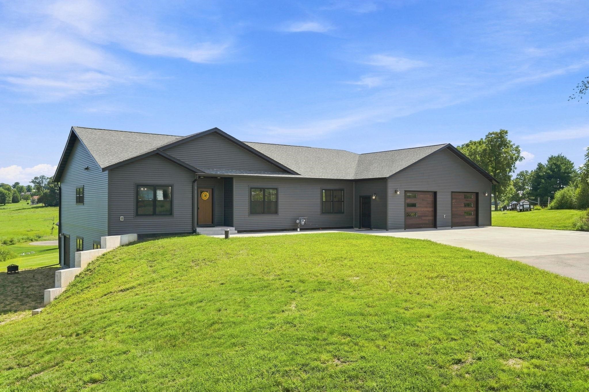 1095 Walnut Dell Road Platteville, WI 53818 - Photo 4 of 41 Gallery Image 4