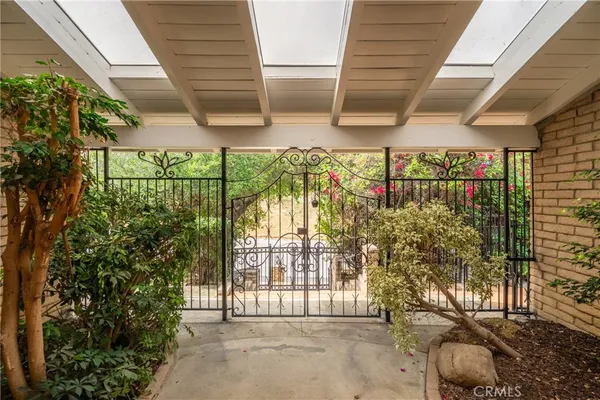 $1,595,000 | 3160 Sepulveda Boulevard, Sherman Oaks, CA 91403