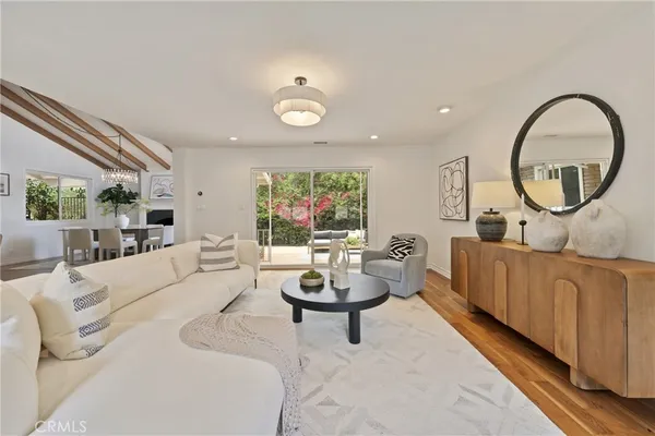 $1,595,000 | 3160 Sepulveda Boulevard, Sherman Oaks, CA 91403