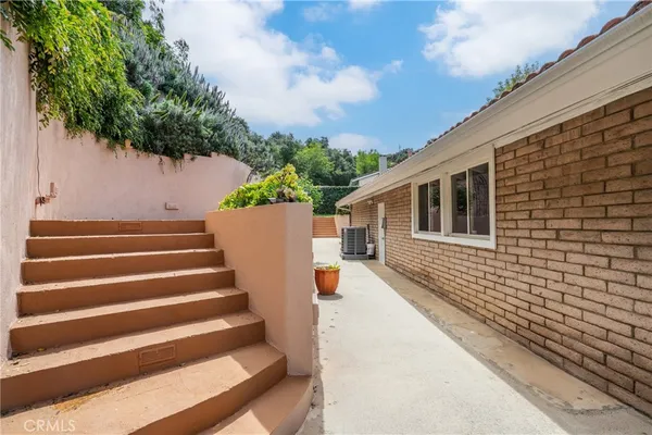 $1,595,000 | 3160 Sepulveda Boulevard, Sherman Oaks, CA 91403